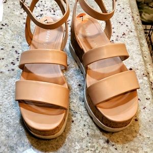 EUC perfect nude sandals!